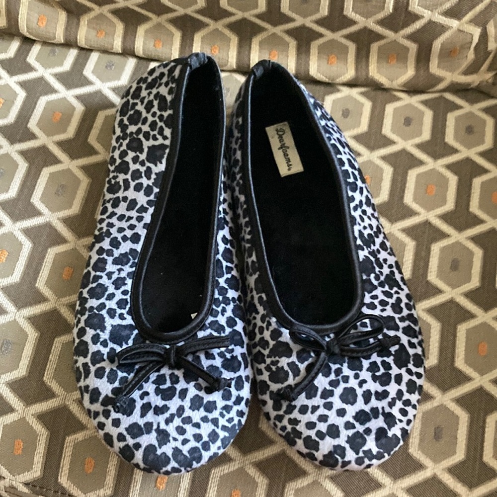 New XL dearfoams slippers